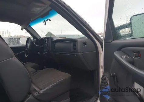 2002 Chevrolet Silverado 2500Hd from USA, damaged, VIN 1GCHK29U12E211356